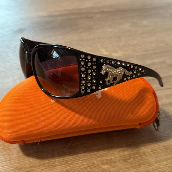 Rhinestone Horse Sunglasses Black with Montana West Orange Eyewear Case - Picture 5 of 9